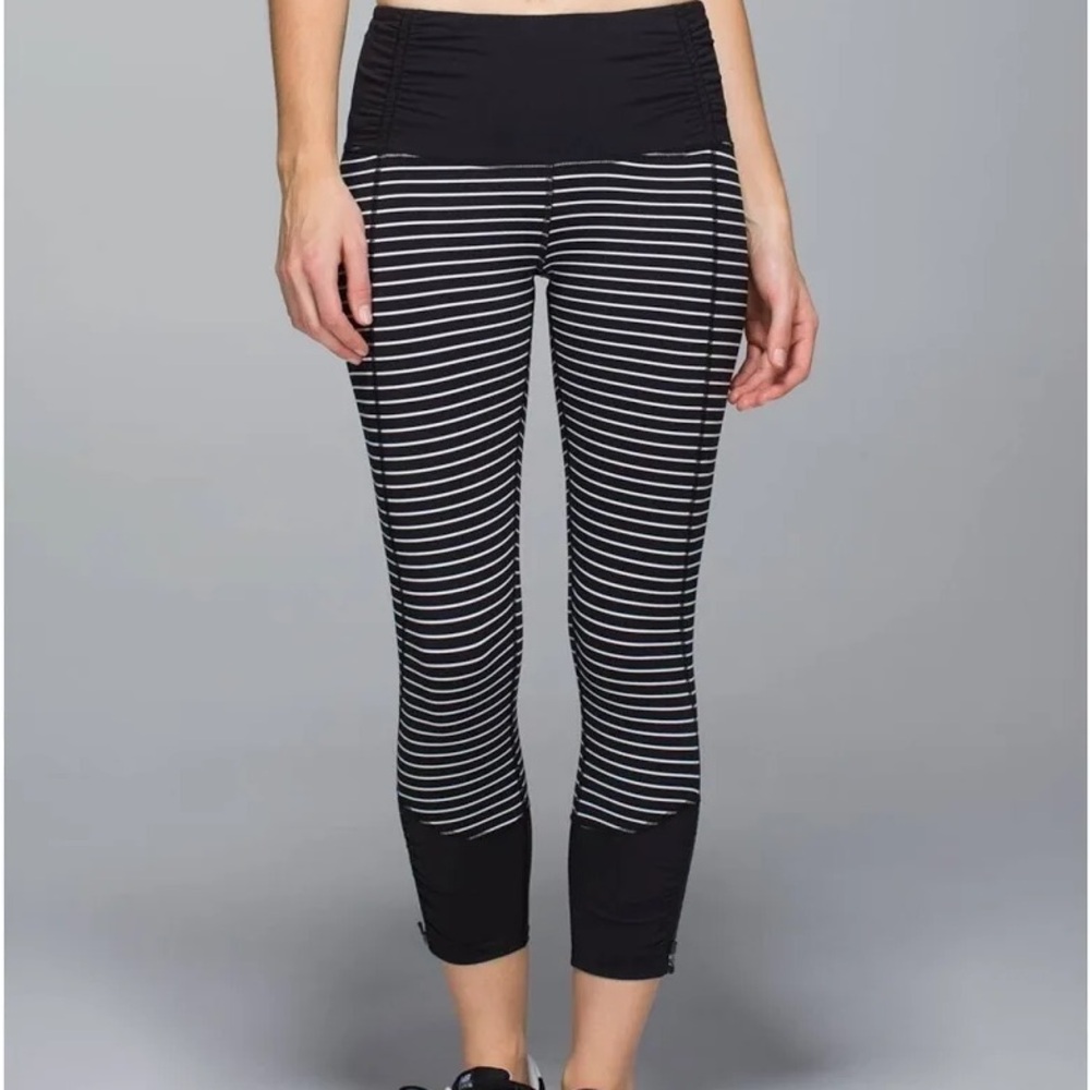 Lululemon Runday Crop Leggings Black Stripped Size 8